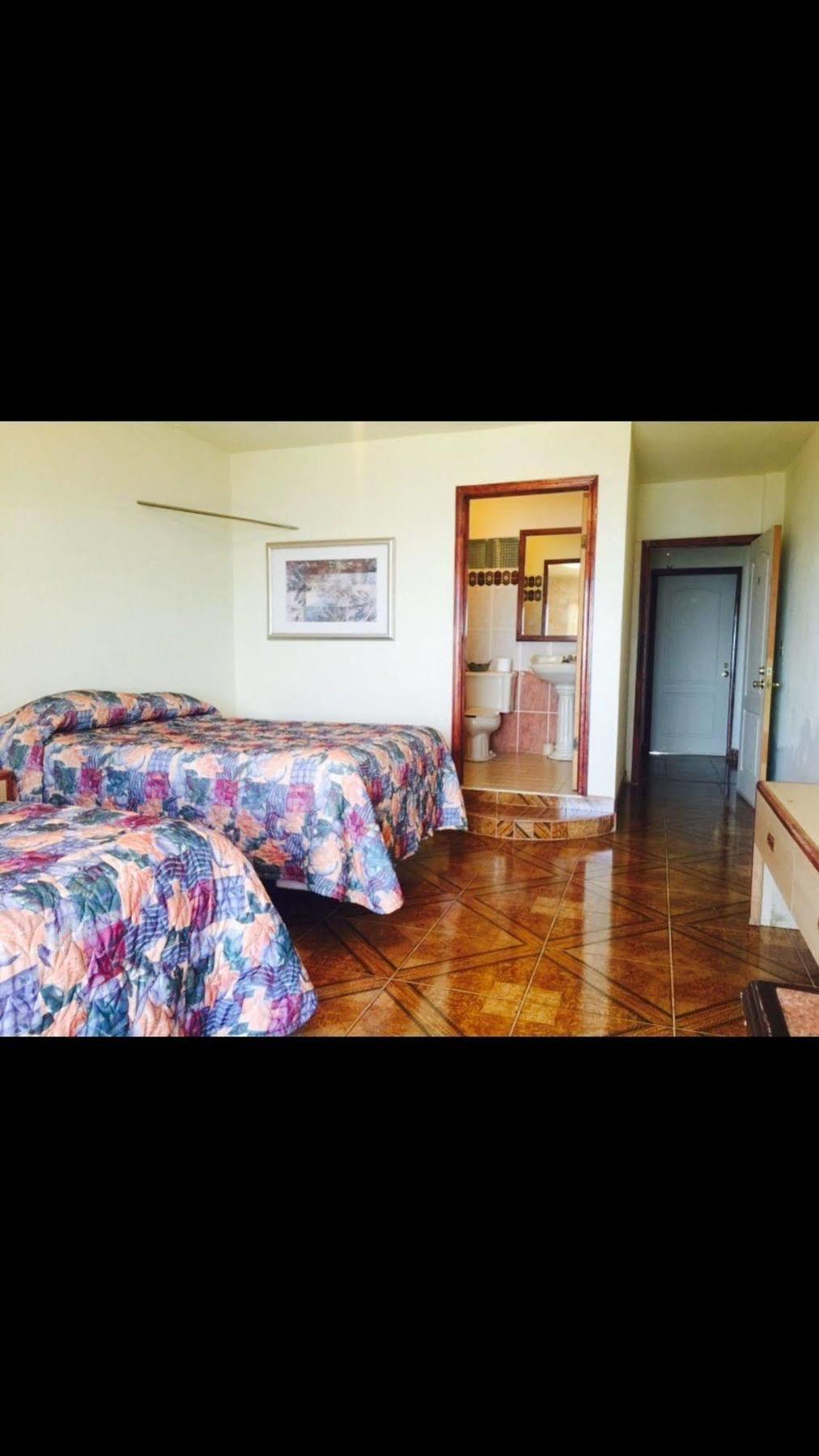 Hotel La Cueva Del Pirata Camalú Exteriér fotografie