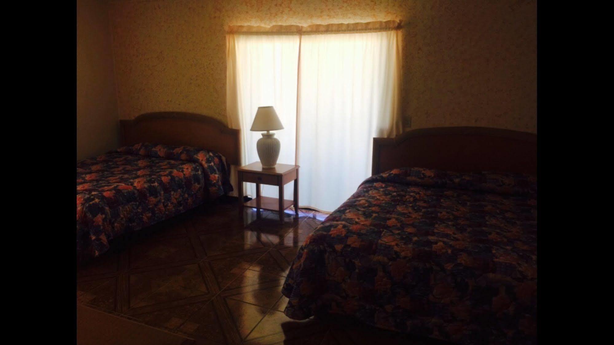 Hotel La Cueva Del Pirata Camalú Exteriér fotografie